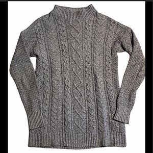 3/$45 Old navy gray cable stitch knit sweater